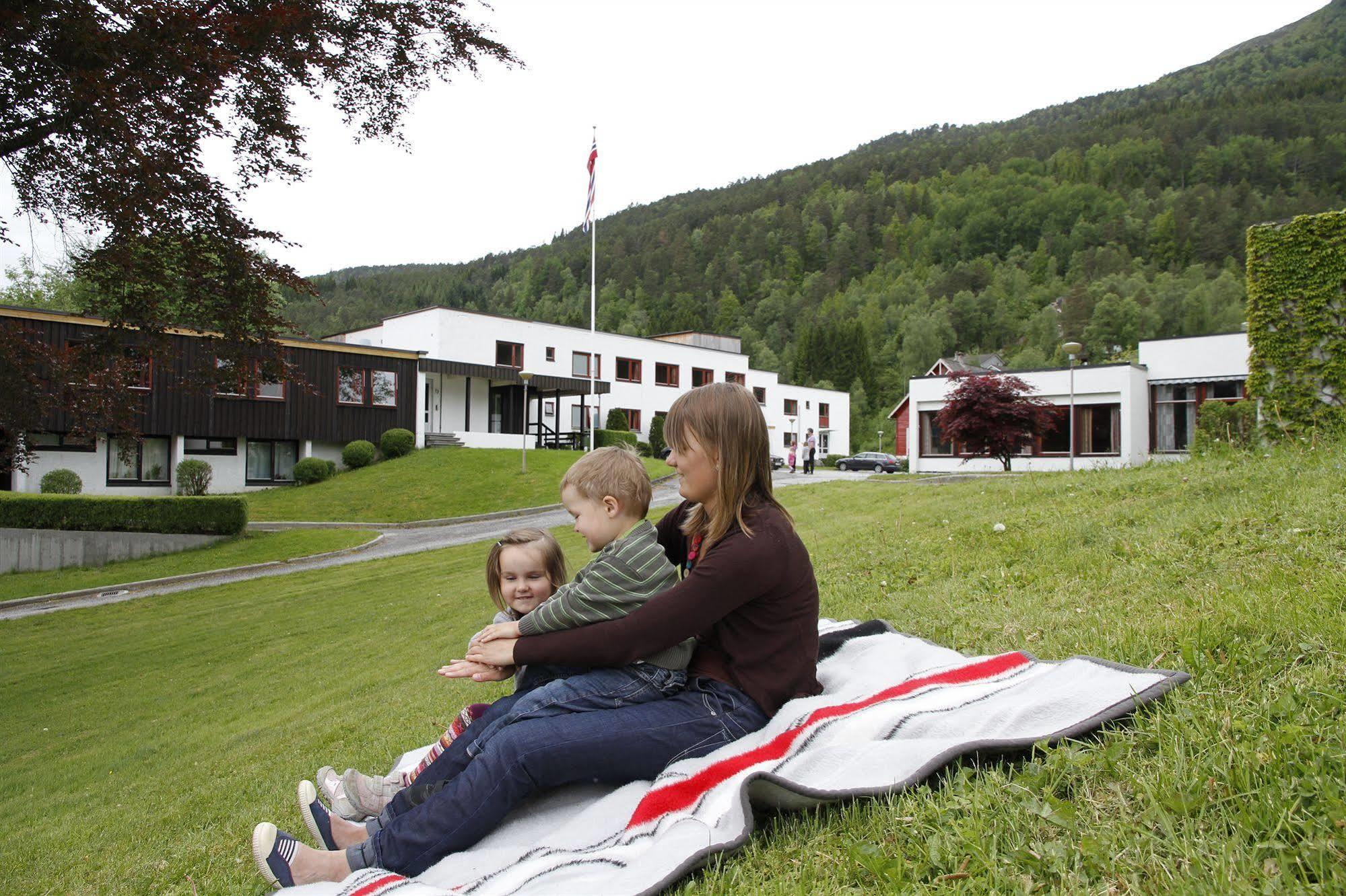 Forde Sommarhotell Exterior foto